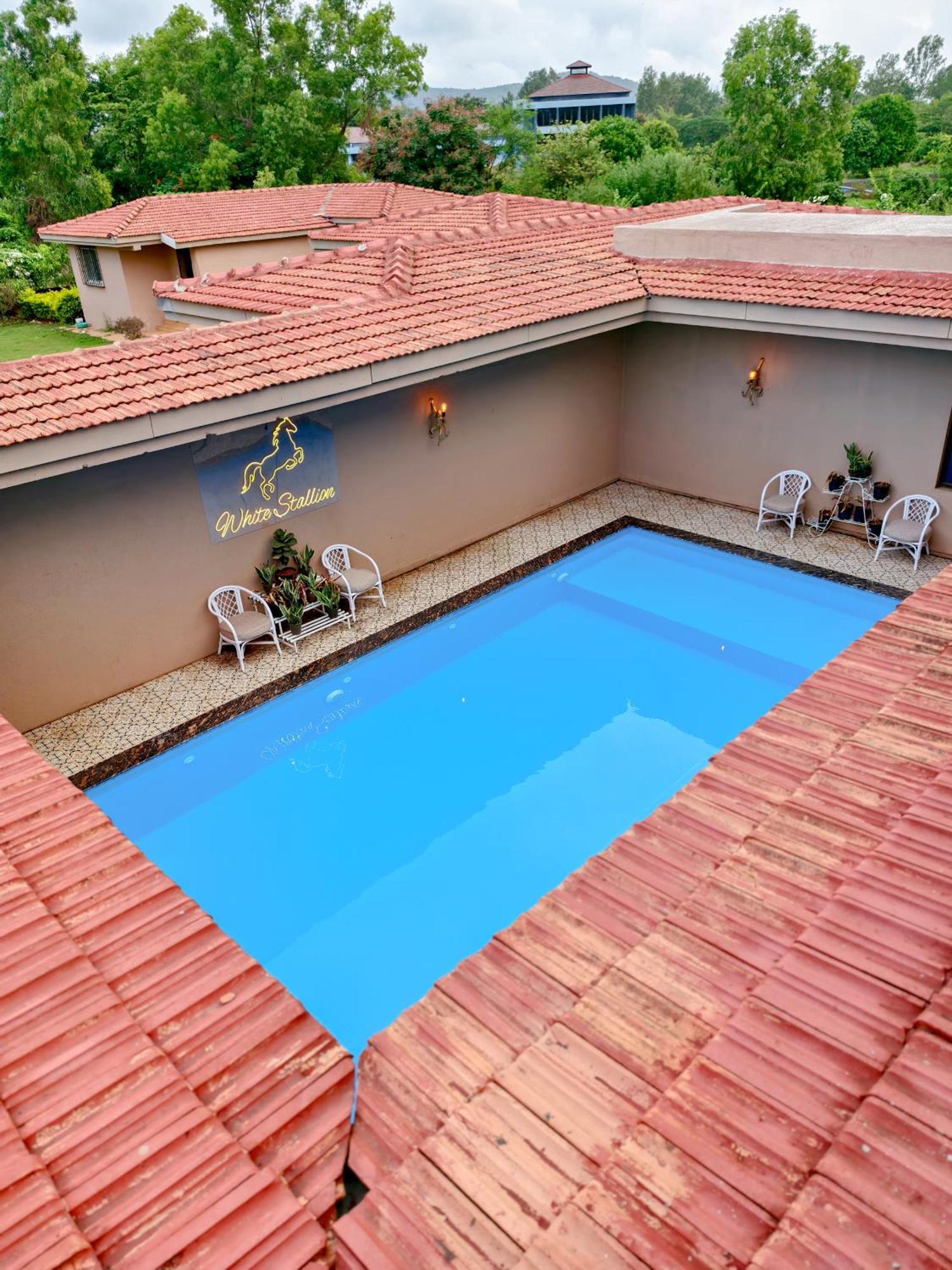 White Stallion Villa Lonavala Eksteriør billede